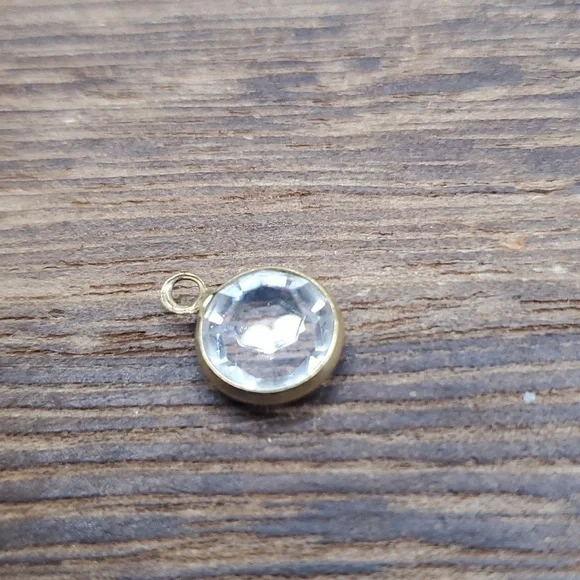 P112 stunning eye catching clear crystal facet charm pendant